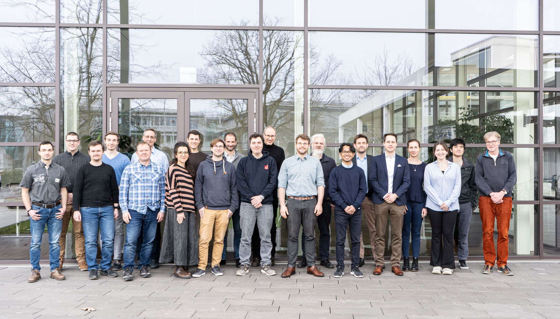Participants of the 5th consortium meeting of the QUASAR project in front of the Fraunhofer IAF building