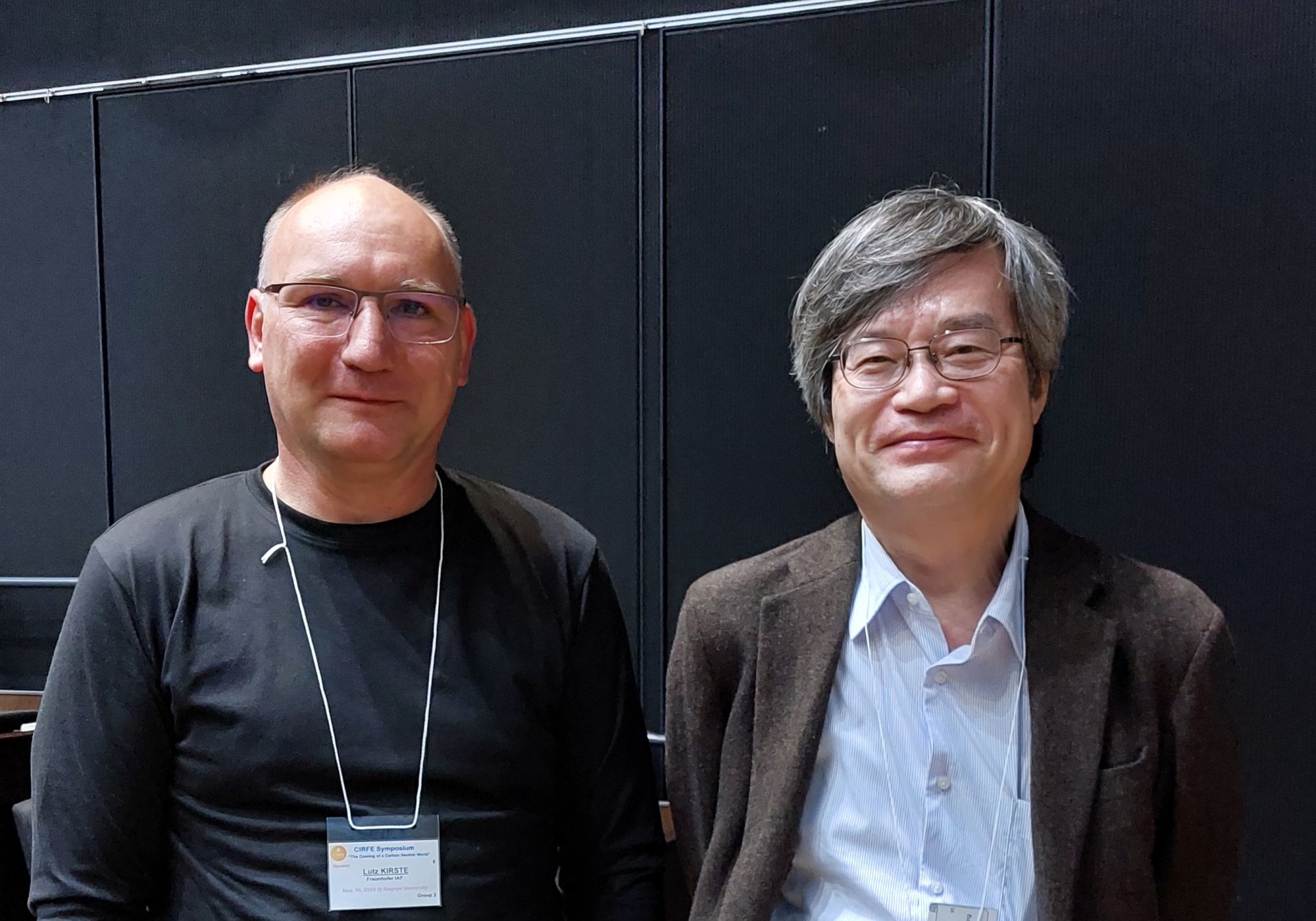 Dr. Lutz Kirste, Leiter Strukturanalyse am Fraunhofer IAF, mit Prof. Dr. Hiroshi Amano an der Universität Nagoya