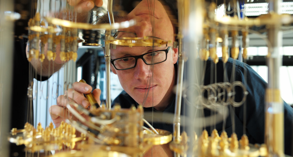 Working on the hardware of a quantum computer