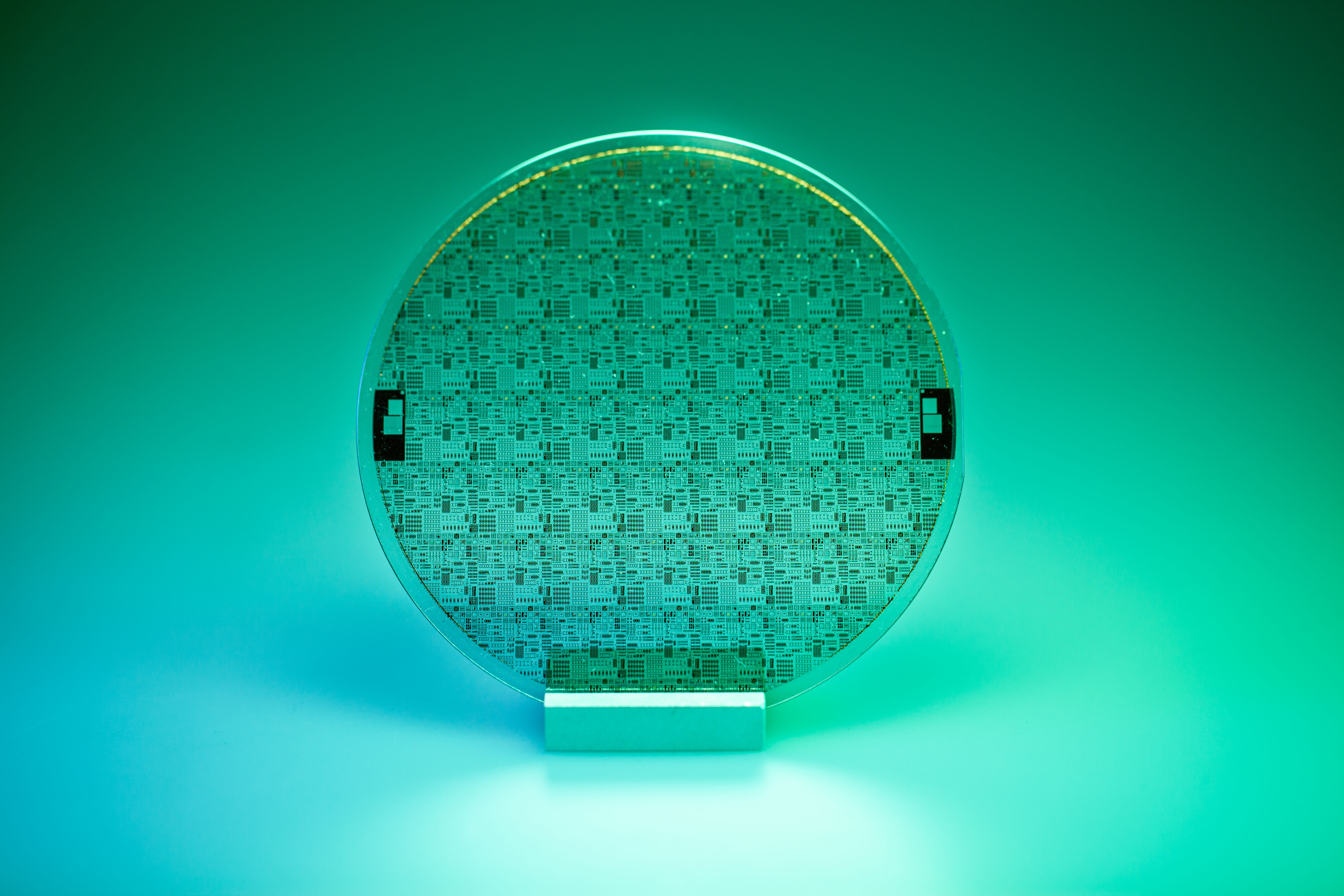 Frontside processed 4-inch GaN-on SiC wafer of Fraunhofer IAF´s GaN07 technology. The wafers are completely fabricated and tested in Fraunhofer IAF´s III-V process line including design and fabrication of processing mask sets, epitaxy, wafer processing and characterization