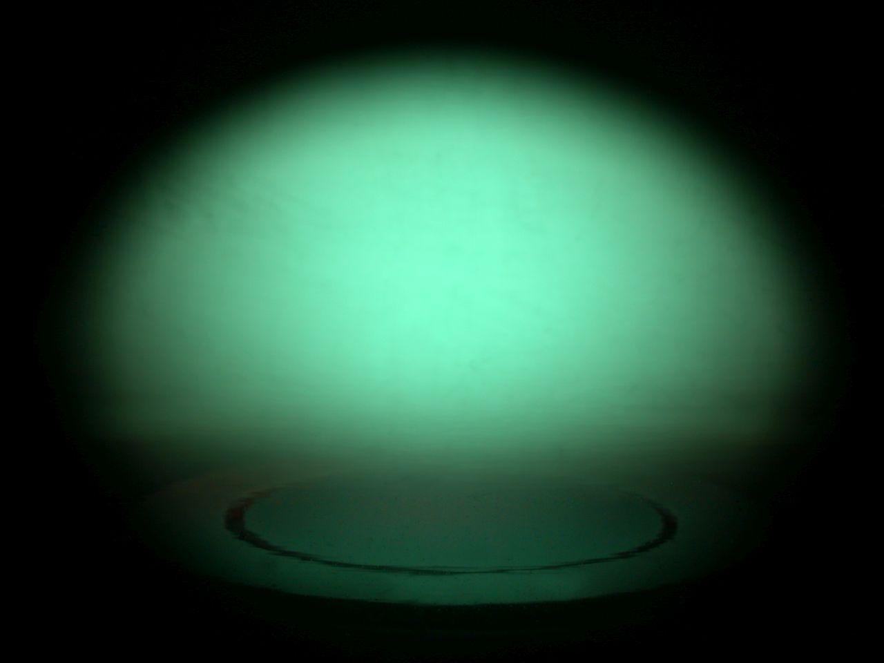 Microwave plasma in diamond reactor Microwave plasma in diamond reactor for wafer-level diamond growth